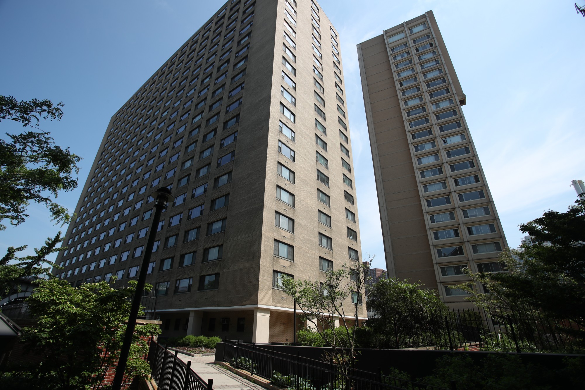 560 Riverside Drive photographed from street
