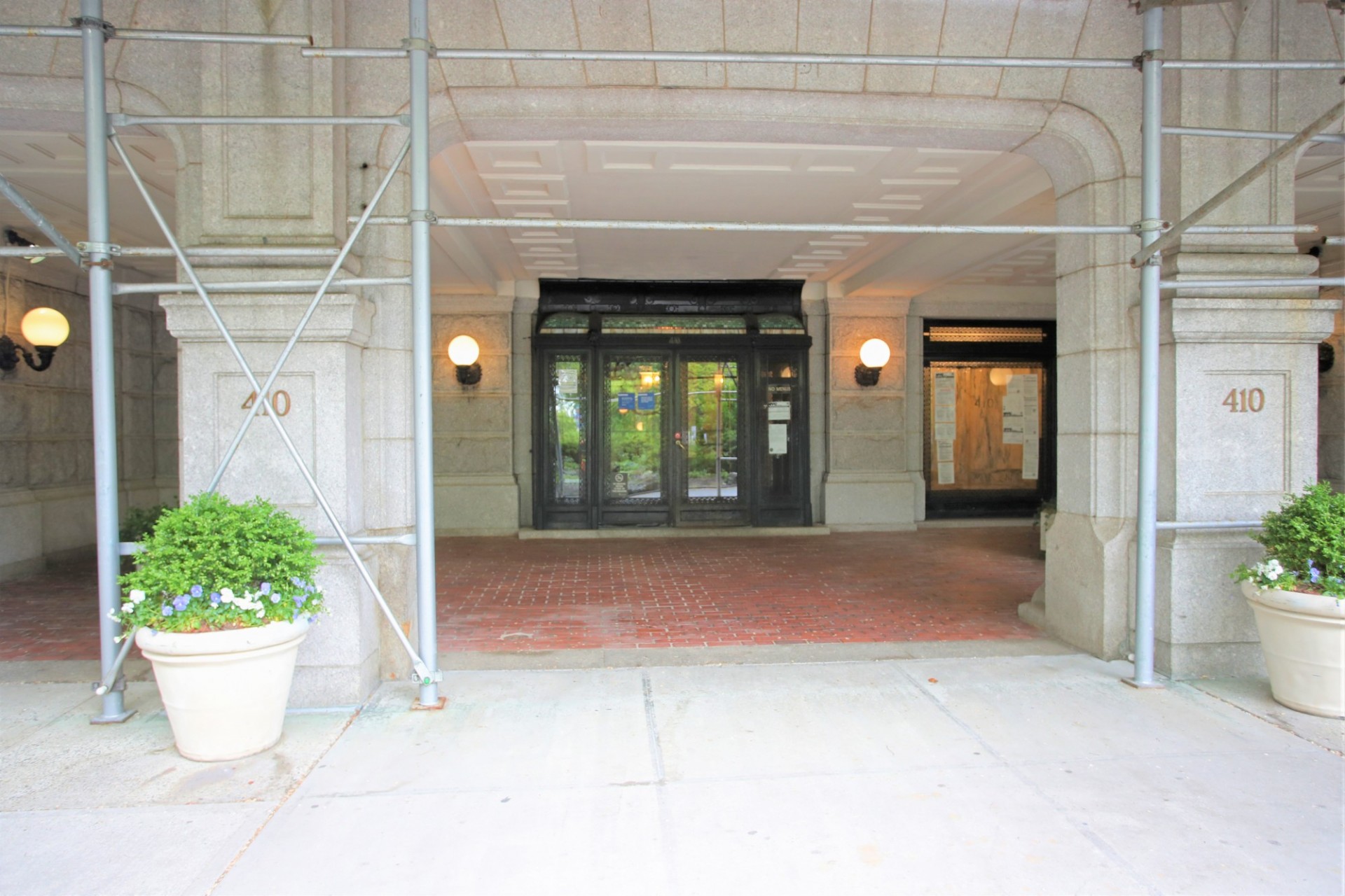 410 Riverside Drive Entrance