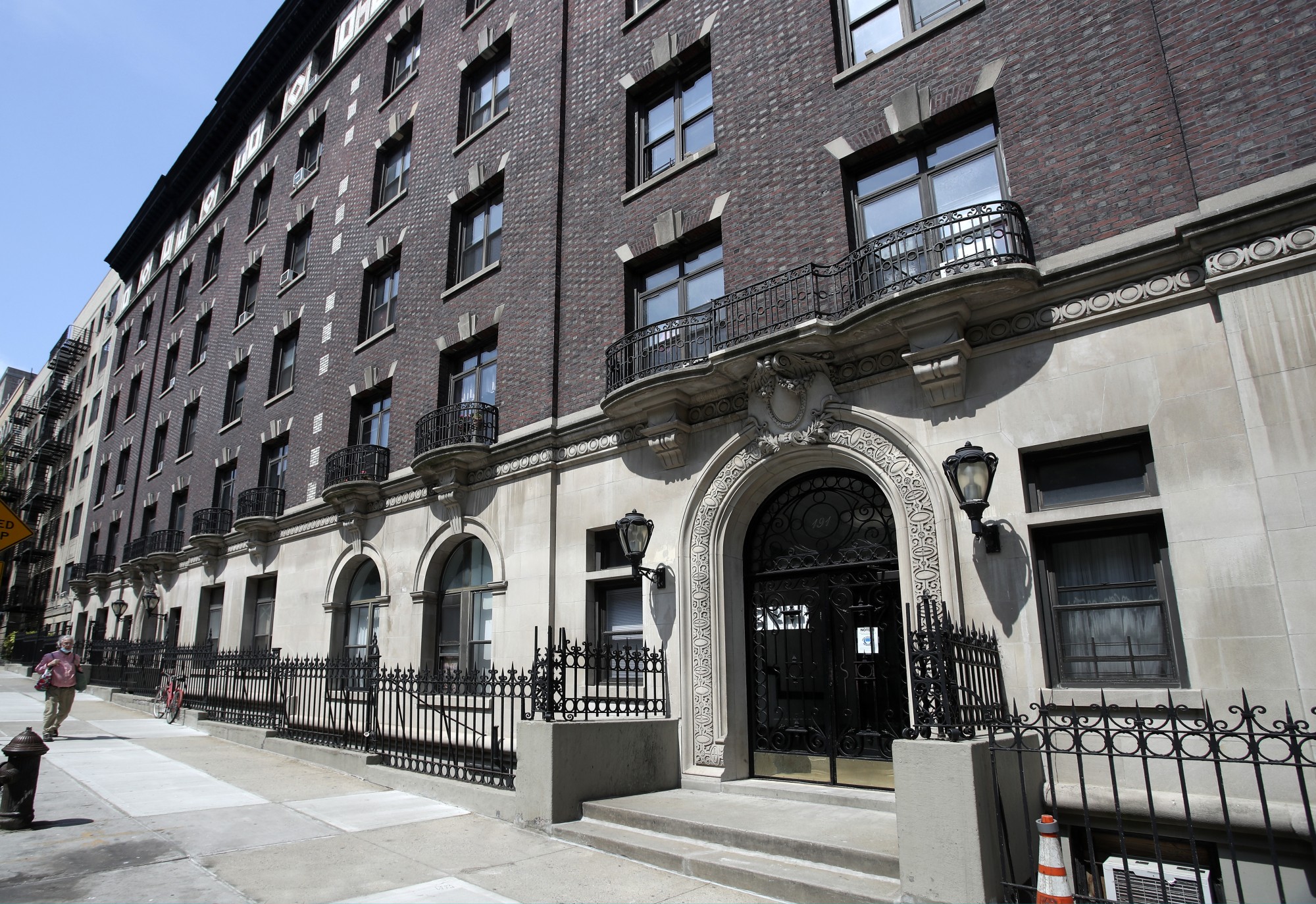 191 Claremont Avenue Entrance
