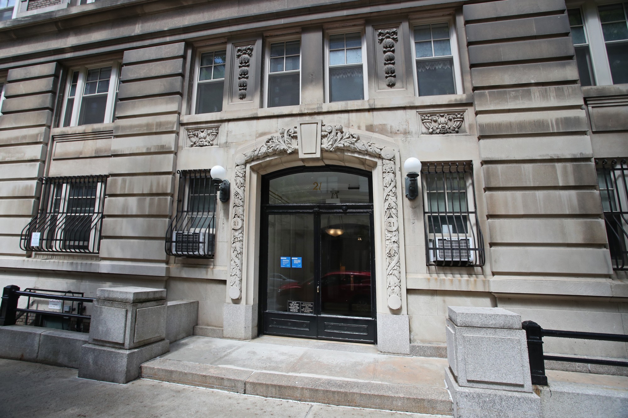 21 Claremont Avenue entrance