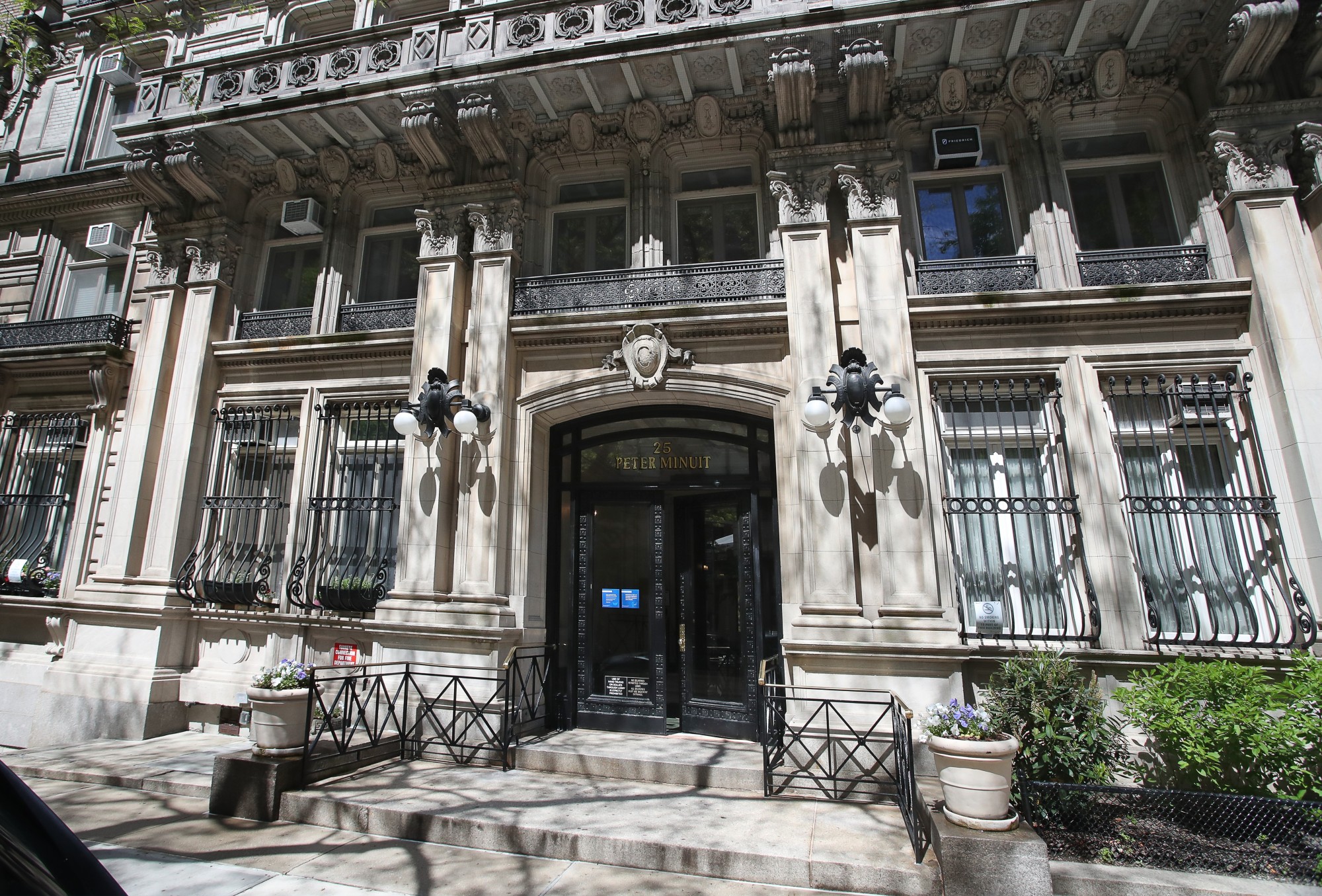 25 Claremont Avenue entrance