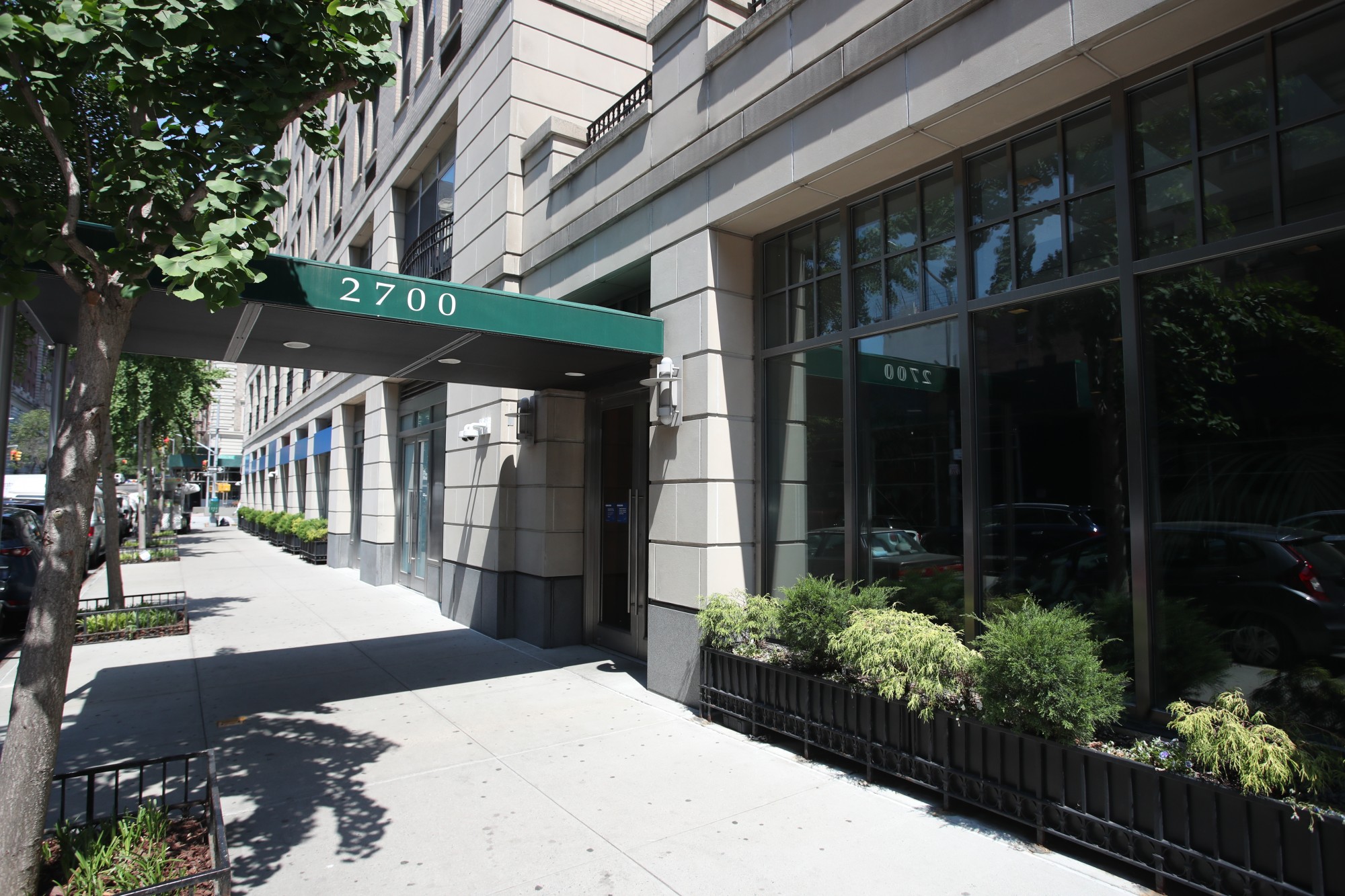 2700 Broadway entrance