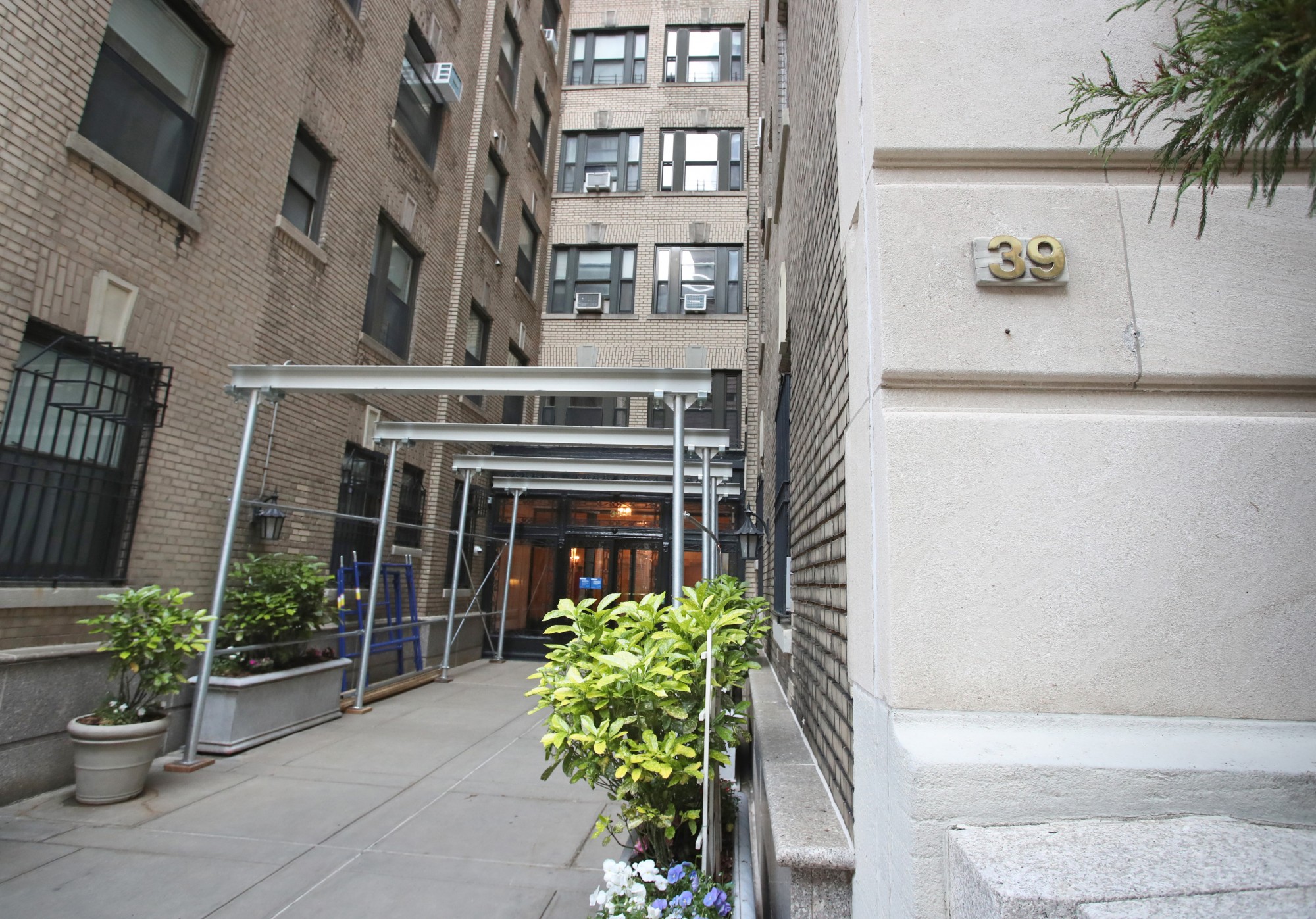 39 Claremont Avenue Entrance from Street
