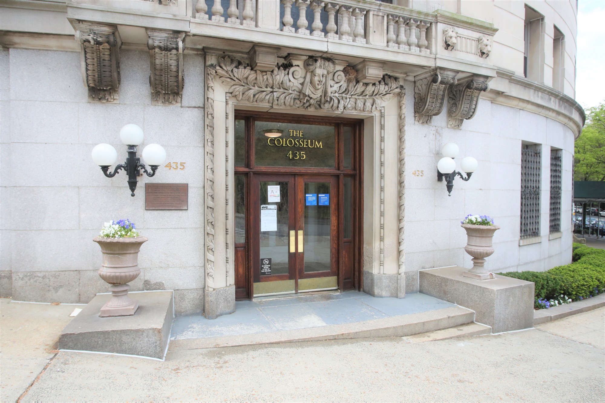 435 Riverside Drive Entrance