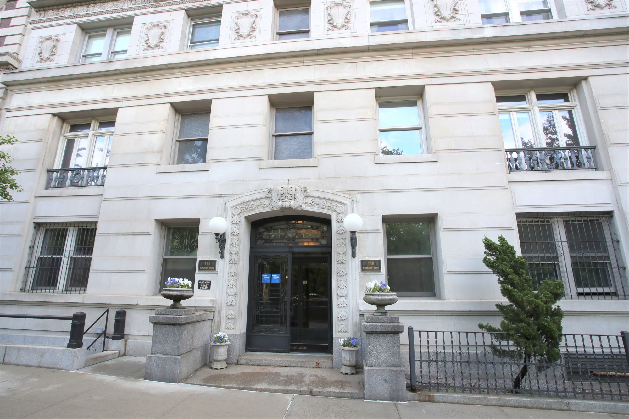 448 Riverside Drive Entrance