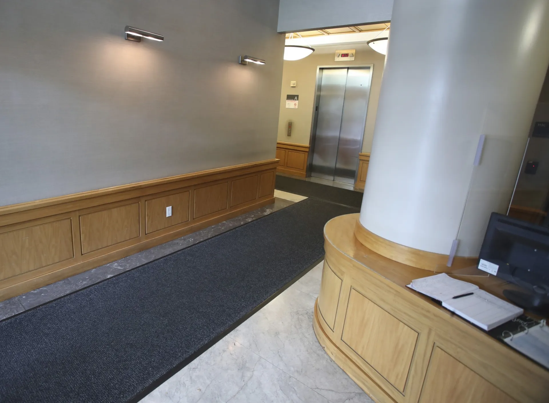 2828 Broadway Lobby
