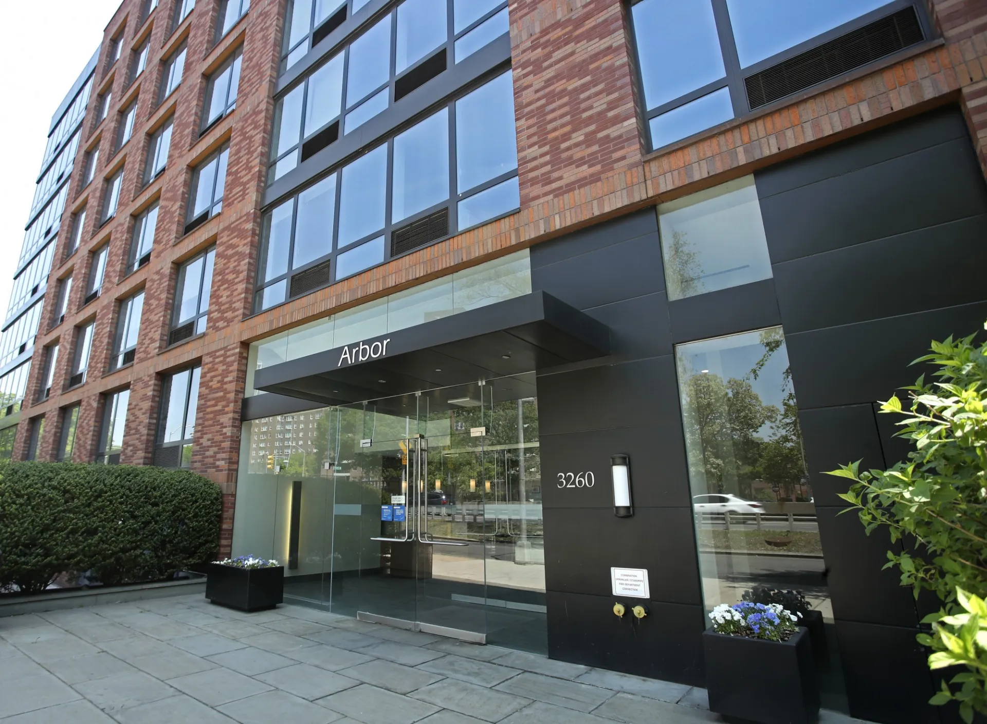 3260 Henry Hudson Parkway Entrance