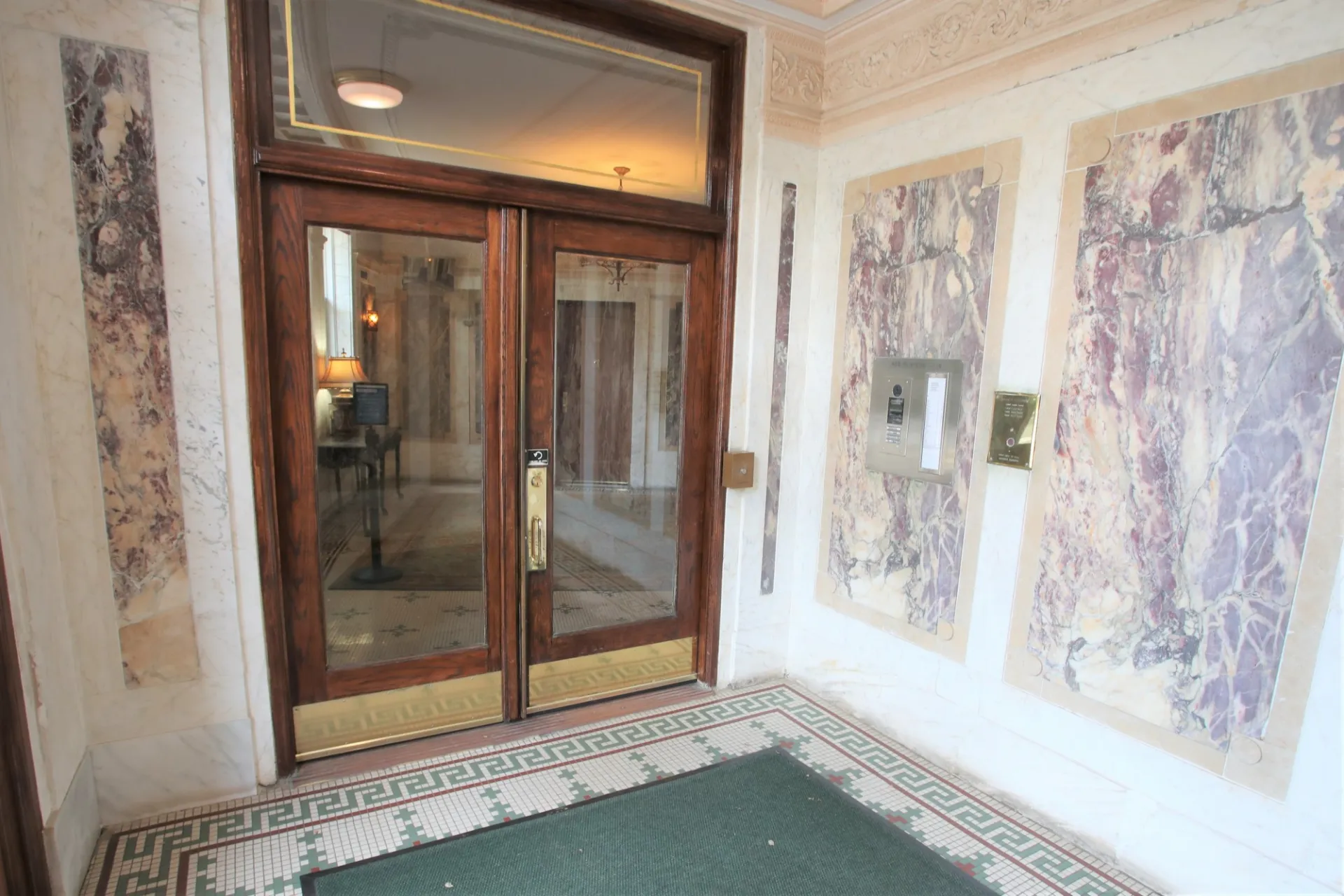 435 Riverside Drive Lobby