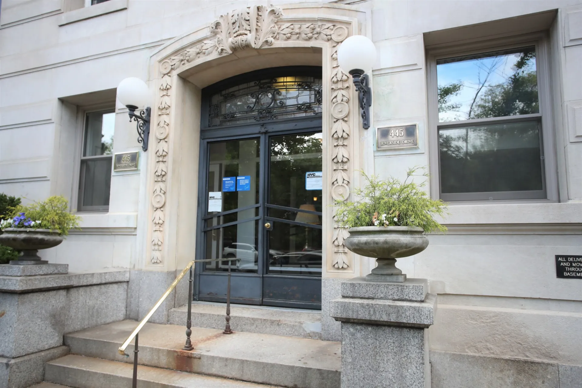 445 Riverside Drive Entrance