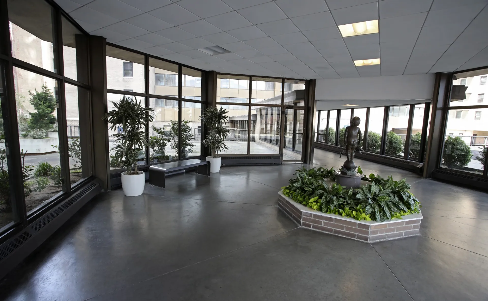 560 Riverside Drive Lobby