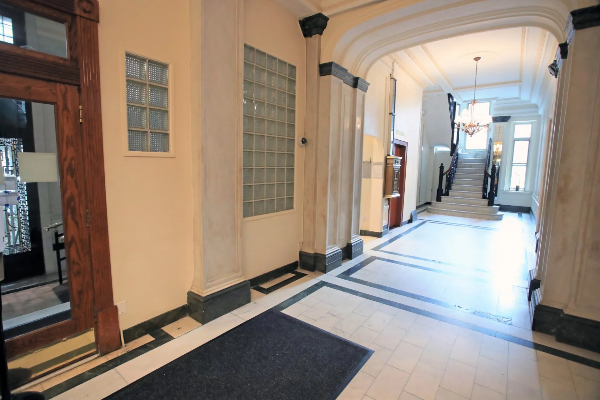 601 West 115th Street Lobby